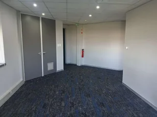 172m² Office to rent Woodmead