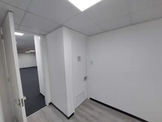 169 sqm 3rd Floor Office to Let