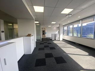 350 sqm Office To Let in Bryanston