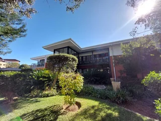 247 sqm Office To Let