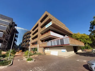 169 sqm 3rd Floor Office to Let