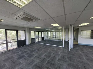247 sqm Office To Let