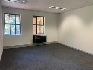 469 sqm Office To Let in Bryanston