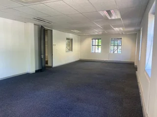 469 sqm Office To Let in Bryanston