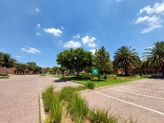 708 sqm Ground Floor Office to Let