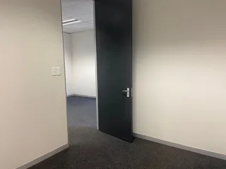 469 sqm Office To Let in Bryanston