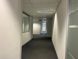 469 sqm Office To Let in Bryanston