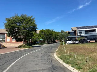 224 sqm Office To Let in Fourways