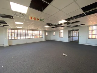 485 sqm Office To Let in Bryanston