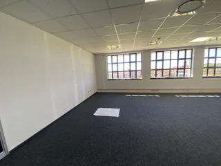 485 sqm Office To Let in Bryanston