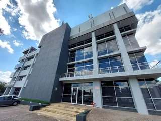 130 sqm Office to Let in Bedfordview