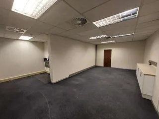 130 sqm Office to Let in Bedfordview