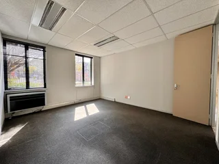 556 sqm Office to Let in Sandton
