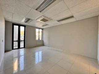556 sqm Office to Let in Sandton