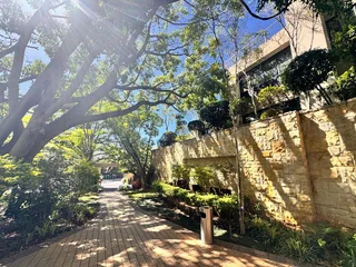 160 sqm Office to Let in Sandton