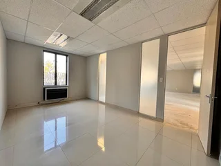 556 sqm Office to Let in Sandton