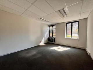 556 sqm Office to Let in Sandton