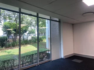 186 sqm Office To Let in Bryanston