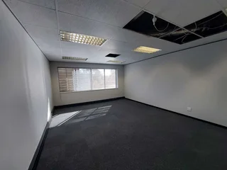107 sqm Office to Let in Bedfordview