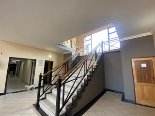 391 sqm Office To Let in Fourways