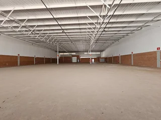 Industrial Warehouse To Let in Glen Marias, Kempton Park.