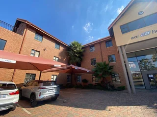 391 sqm Office To Let in Fourways