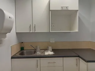 677m² Warehouse to rent, Linbro Park