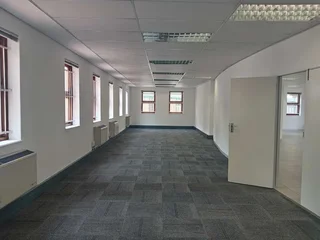 220m² Office to rent Rivonia