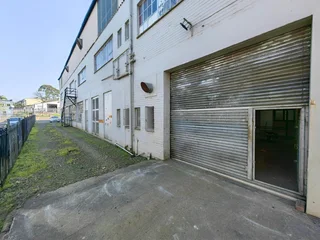 225sqm Mini Factory To Let in New Germany | Swindon Property