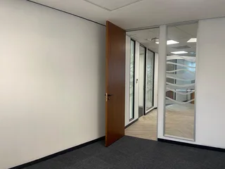 351 sqm Office To Let in Bryanston