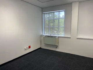 351 sqm Office To Let in Bryanston