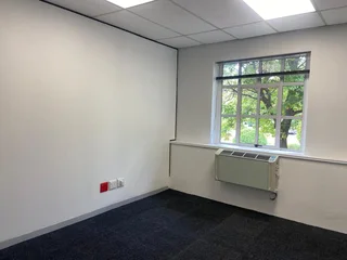 351 sqm Office To Let in Bryanston