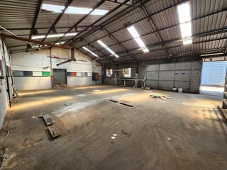 280m² Factory/Warehouse TO LET