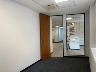 351 sqm Office To Let in Bryanston
