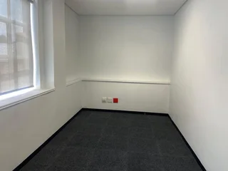 351 sqm Office To Let in Bryanston