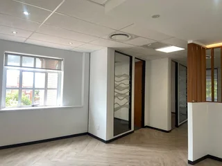 351 sqm Office To Let in Bryanston