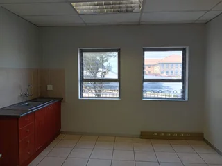 554m² Office to let Sunninghill