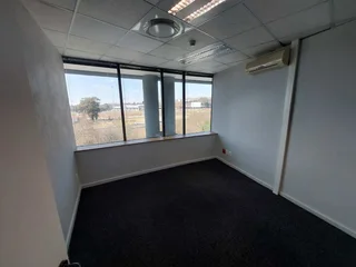 1196 sqm Office to Let in Bedfordview