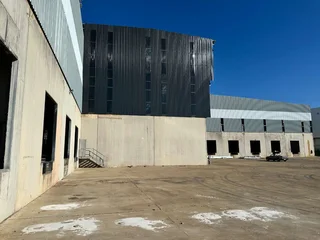 Newly Built 22,500m² Warehouse FOR SALE in Cornubia | Swindon Property