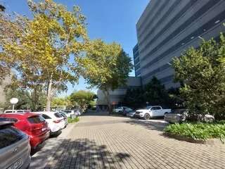 2111 sqm Office to Let in Bedfordview