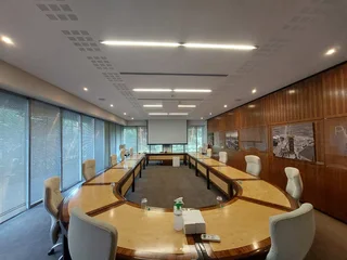 2111 sqm Office to Let in Bedfordview