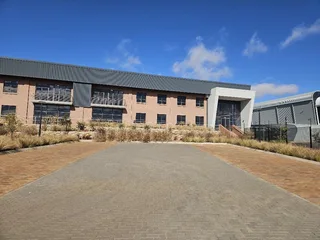 Newly Build Warehouse in Louwlardia, Centurion