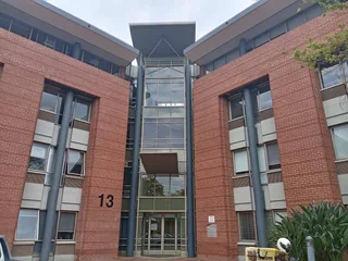 317m² Office to let Woodmead