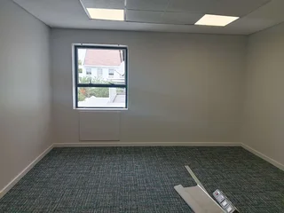 667m² Office to rent Woodmead