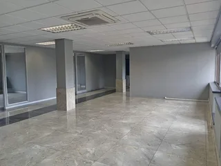 317m² Office to let Woodmead