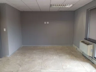 317m² Office to let Woodmead