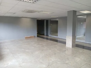 317m² Office to let Woodmead
