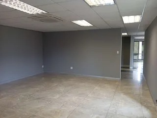 317m² Office to let Woodmead