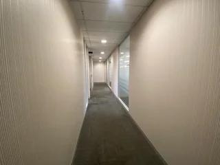 500 sqm Office To Let in Fourways