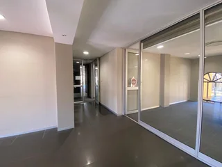 500 sqm Office To Let in Fourways